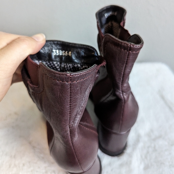 Aquatalia Plum Leather Ankle Booties Boots - Picture 7 of 9